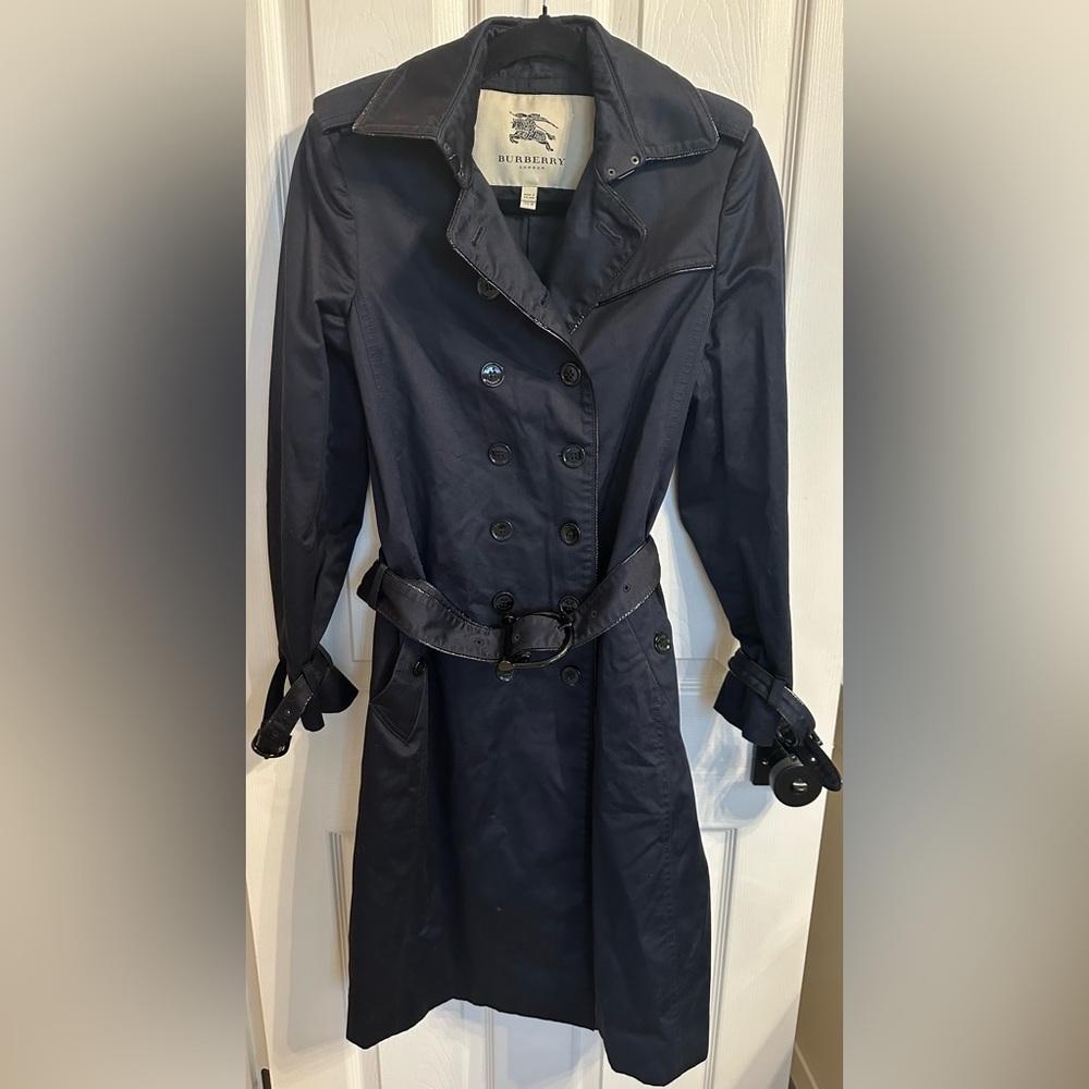 Authentic Burberry Navy Double-Breasted Coat with Black Patent Trim - Size 6